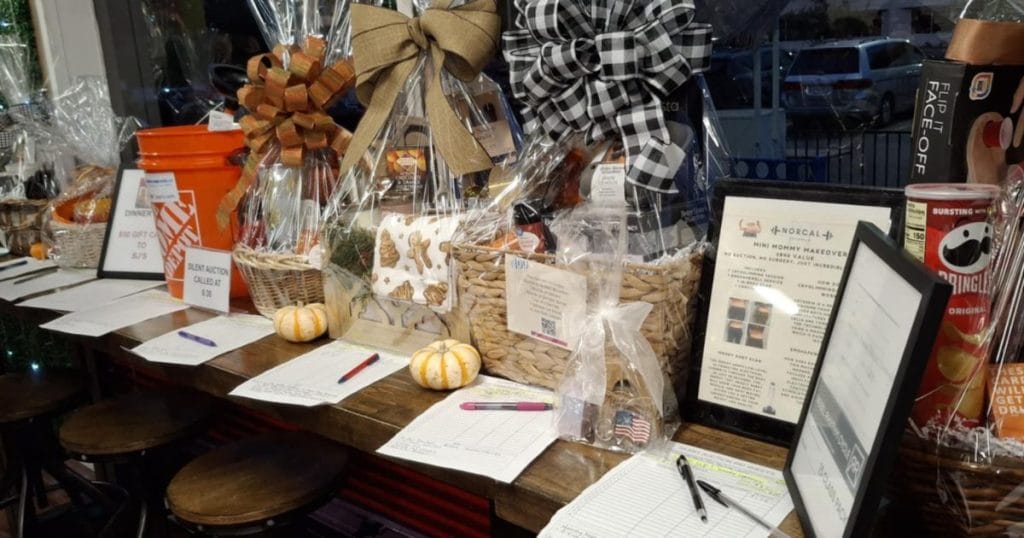 silent auction table