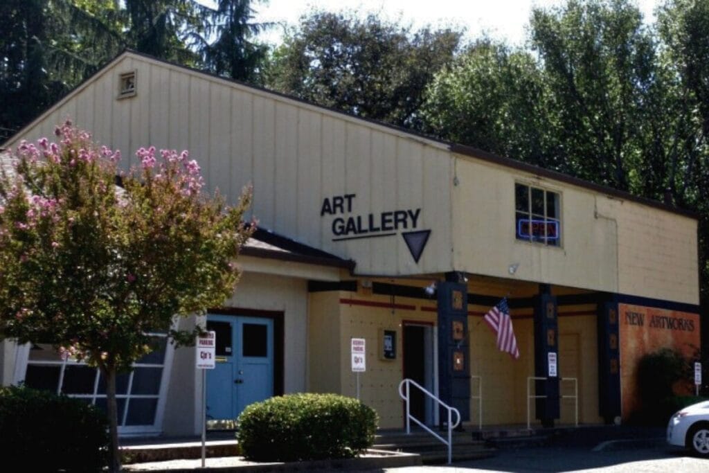 The art gallery in Fair Oaks Village is now Brahma Bar and Grill I Love Fair Oaks digital magazine founded by Chrysti Tovani